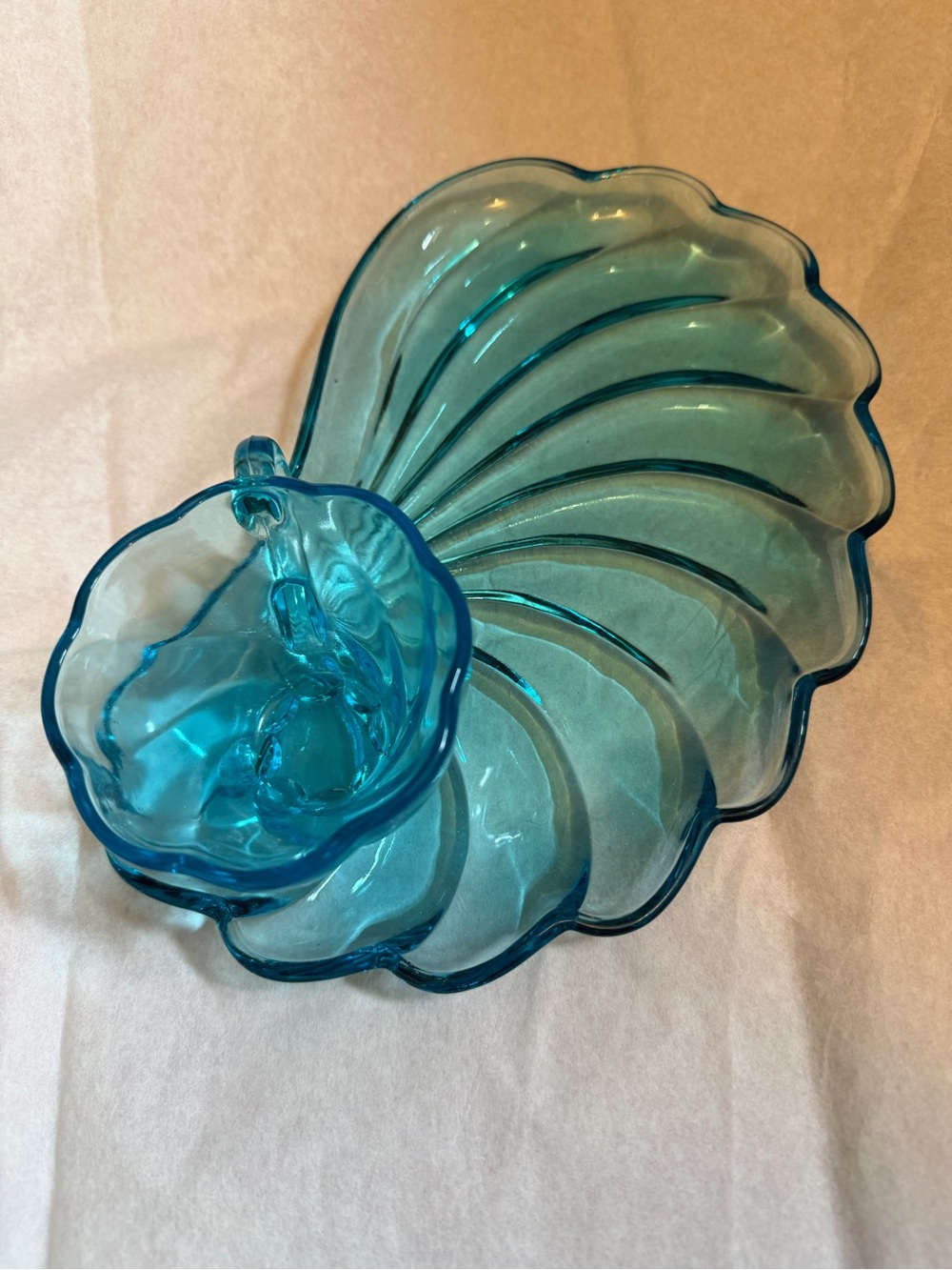 Hazel-Atlas Capri Blue shell snack plate set